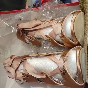 Heeled shoes dress sandals size 10 WW